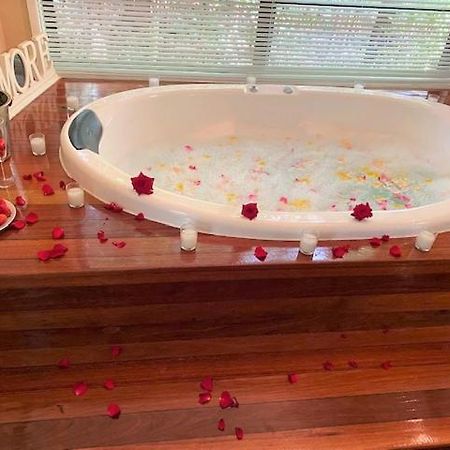 Amore On Buderim Rainforest Cabins Sunshine Coast Екстер'єр фото